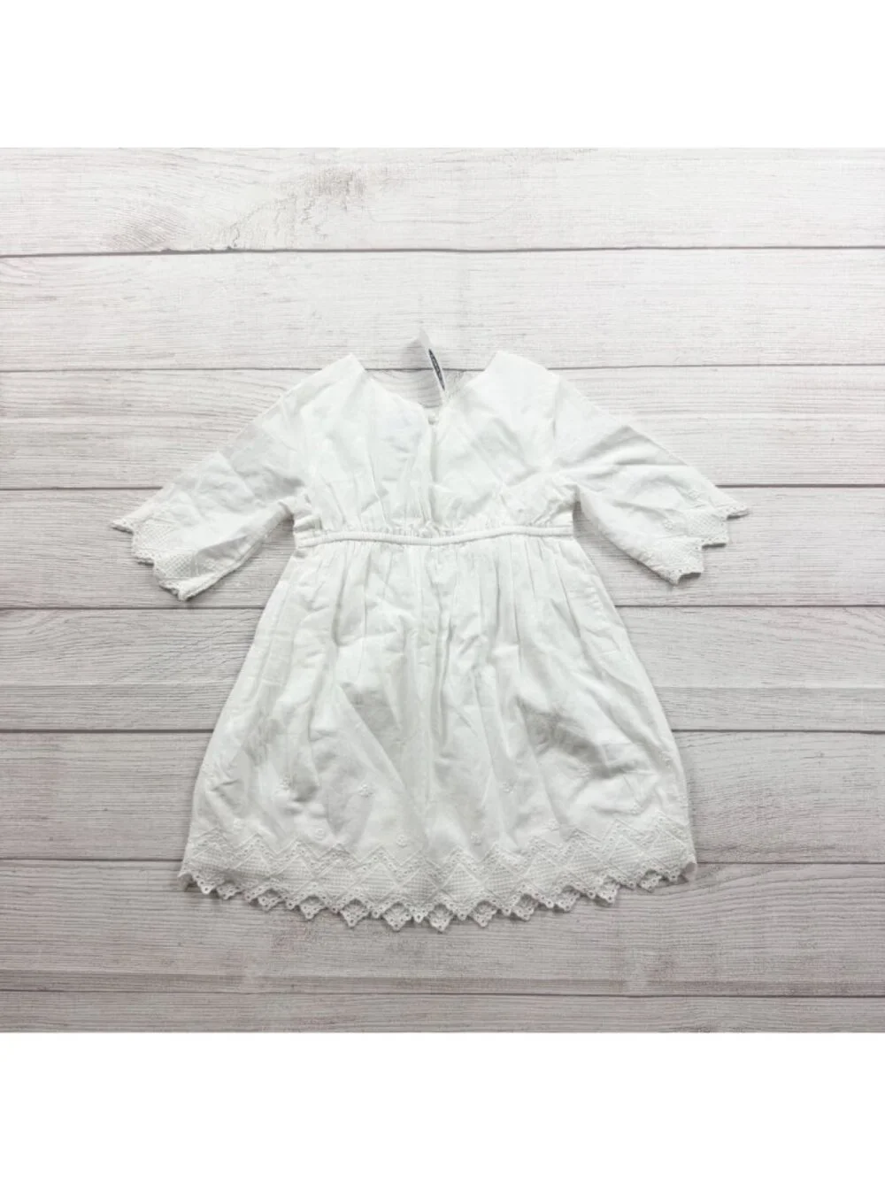 Old Navy Girls White Broderie Anglaise Bell Sleeve Dress NWT 2T